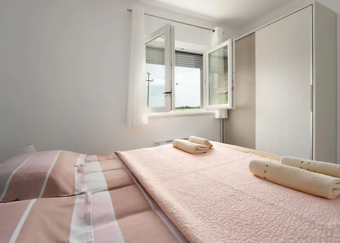 Dani\'S Place